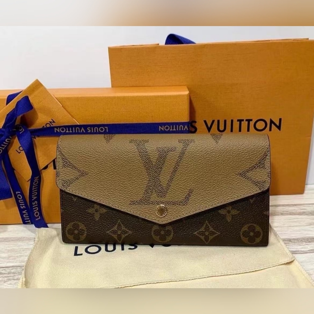Louis Vuitton Sarah Wallet